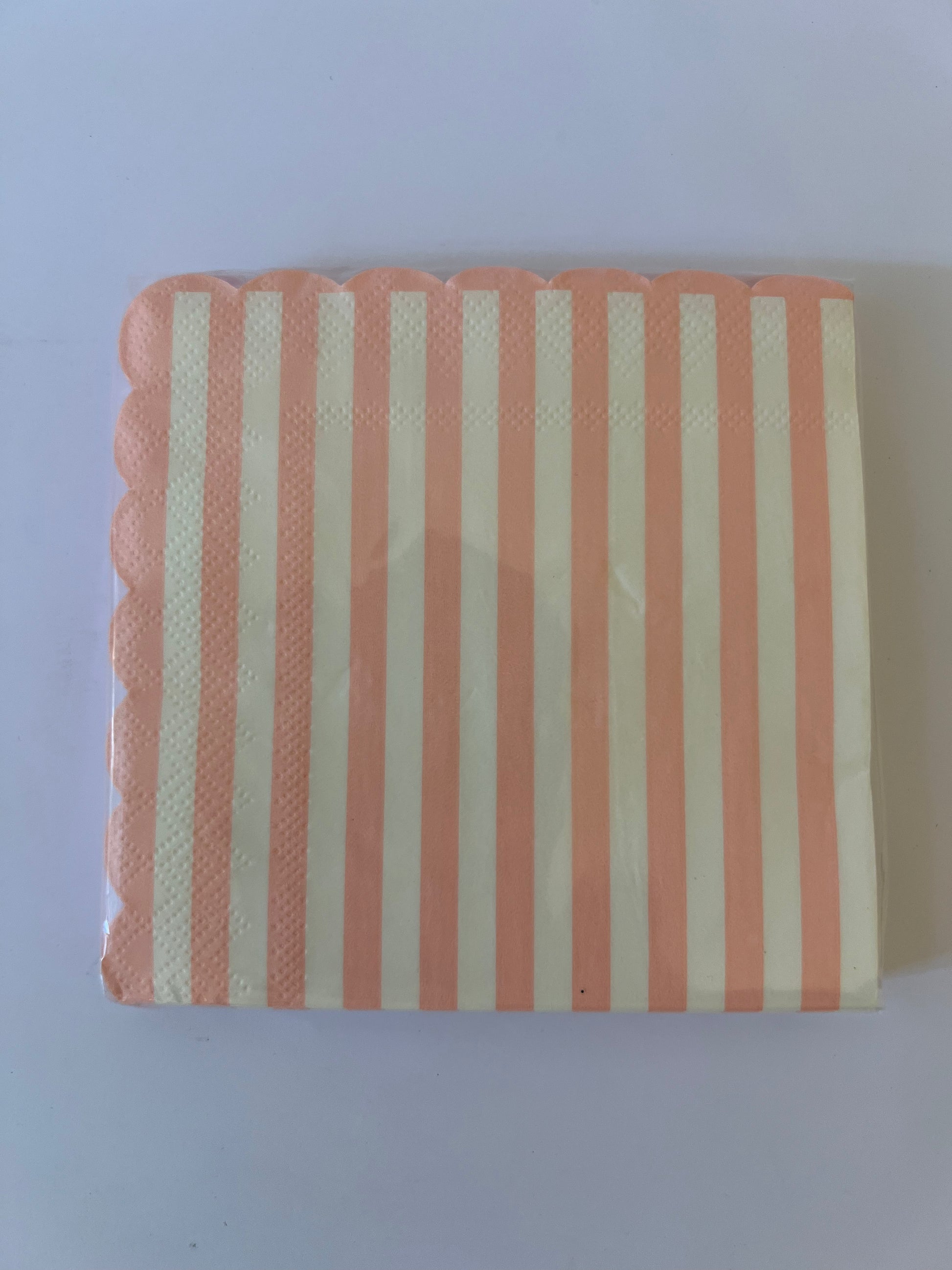 24x PINK STRIPED SCALLOPED COCKTAIL PAPER NAPKINS - Winterberries