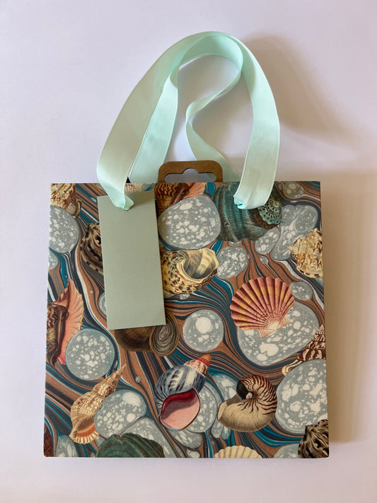 MARBLE SHELL SMALL GIFT BAG - Winterberries