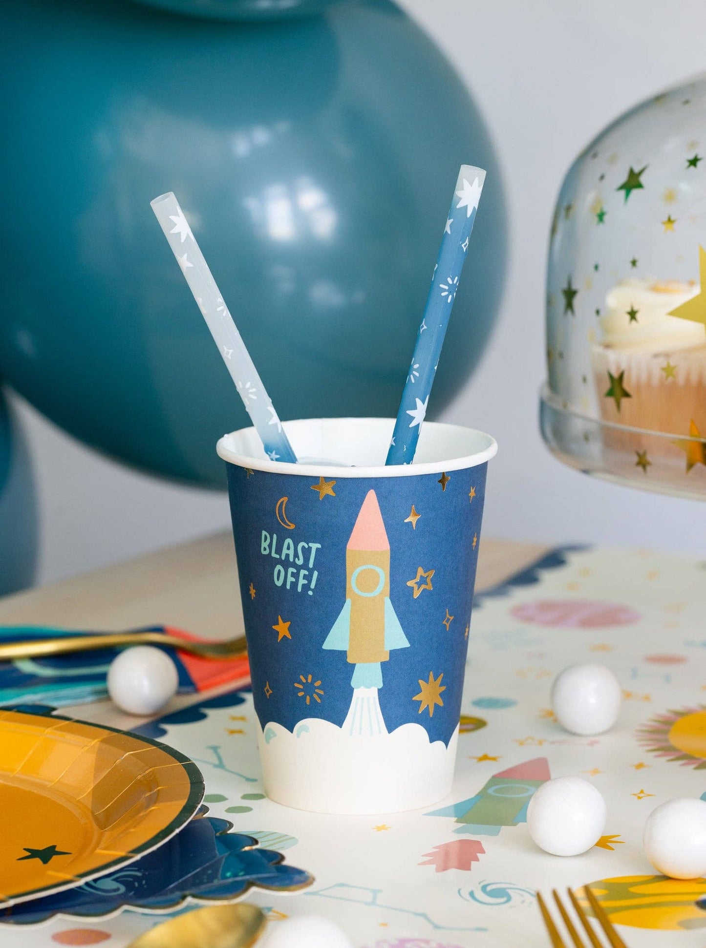 SPC1111 - Space Paper Party Cups - Winterberries