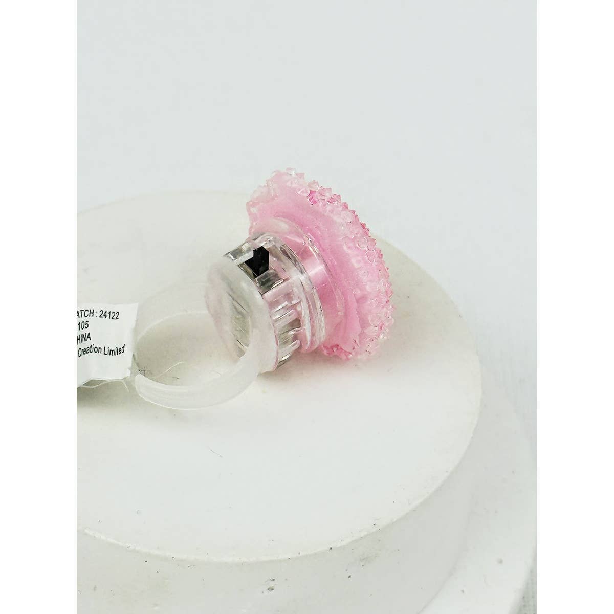 OCTOPUS AND SHELL FLASHING LIGHT RING - Winterberries