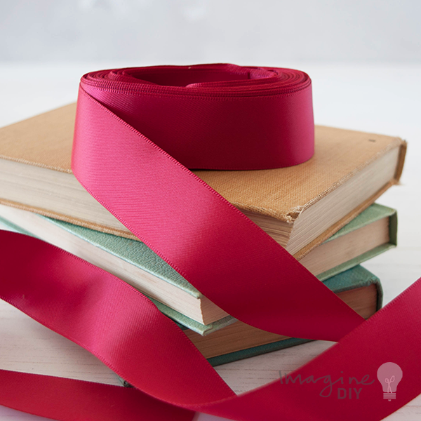19mm SATIN RIBBON 10 METRES ROLL - Winterberries