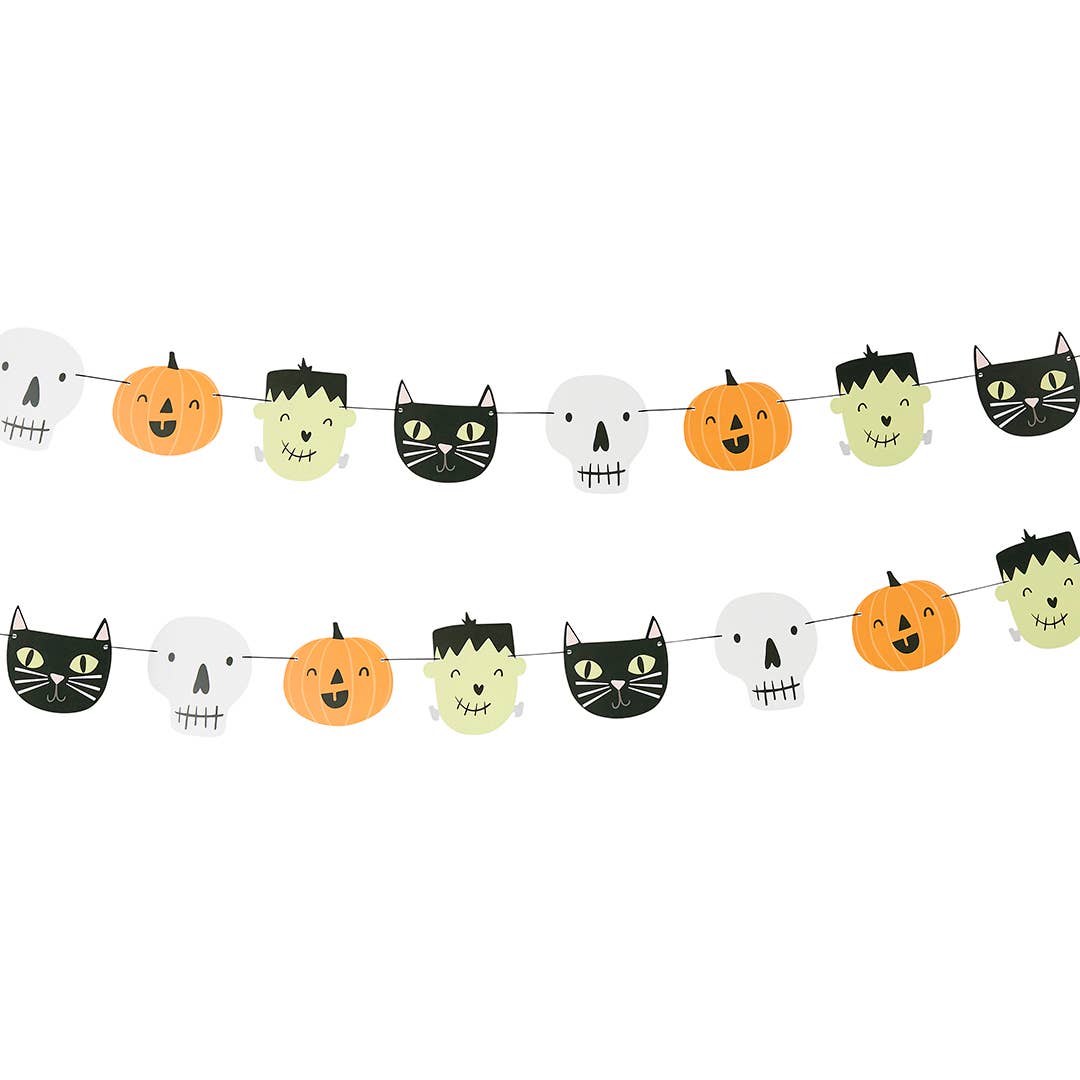 SPOOKY FRIENDS HALLOWEEN GARLAND - Winterberries
