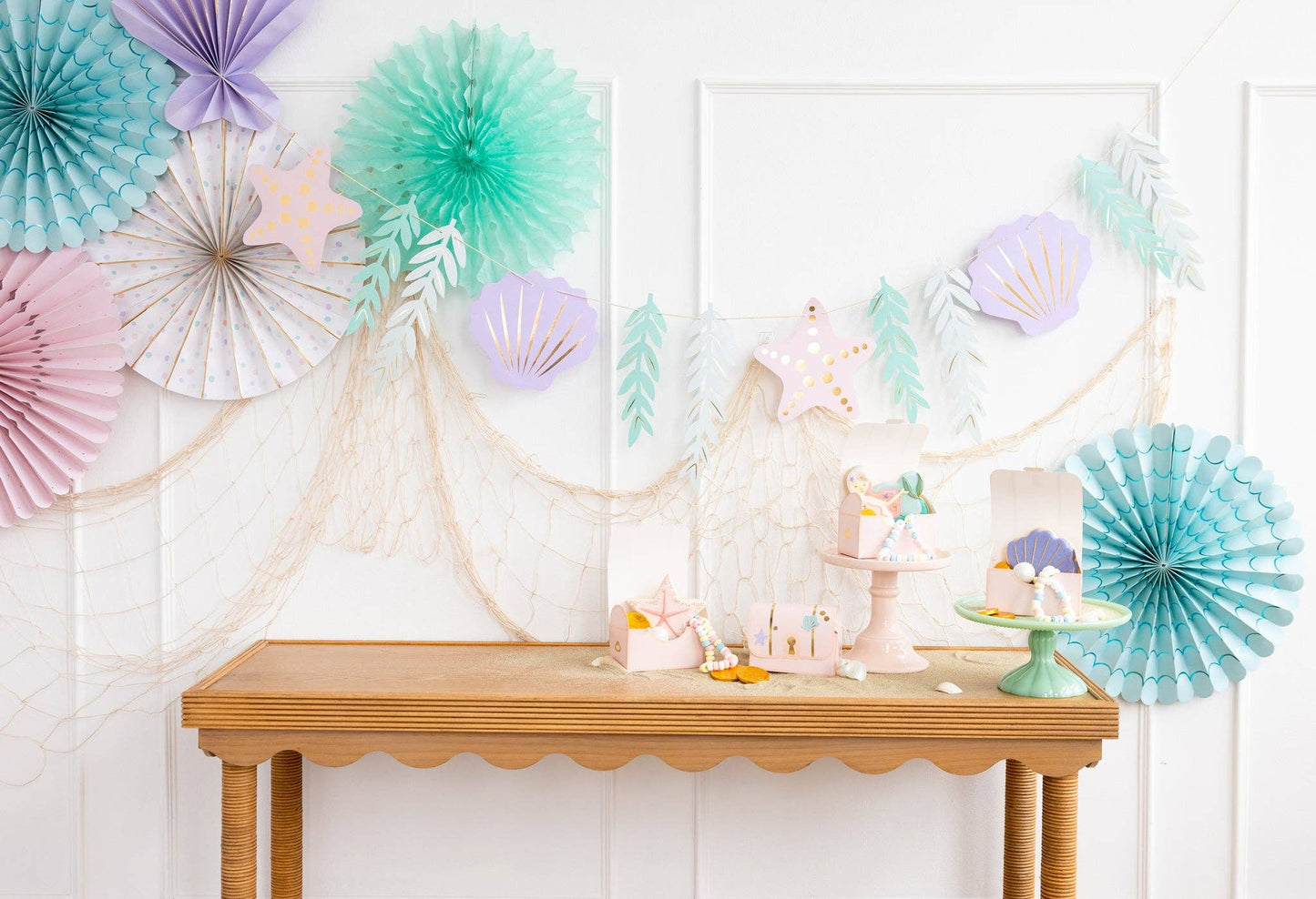 SEA1004 - Under the Sea Jumbo Banner - Winterberries
