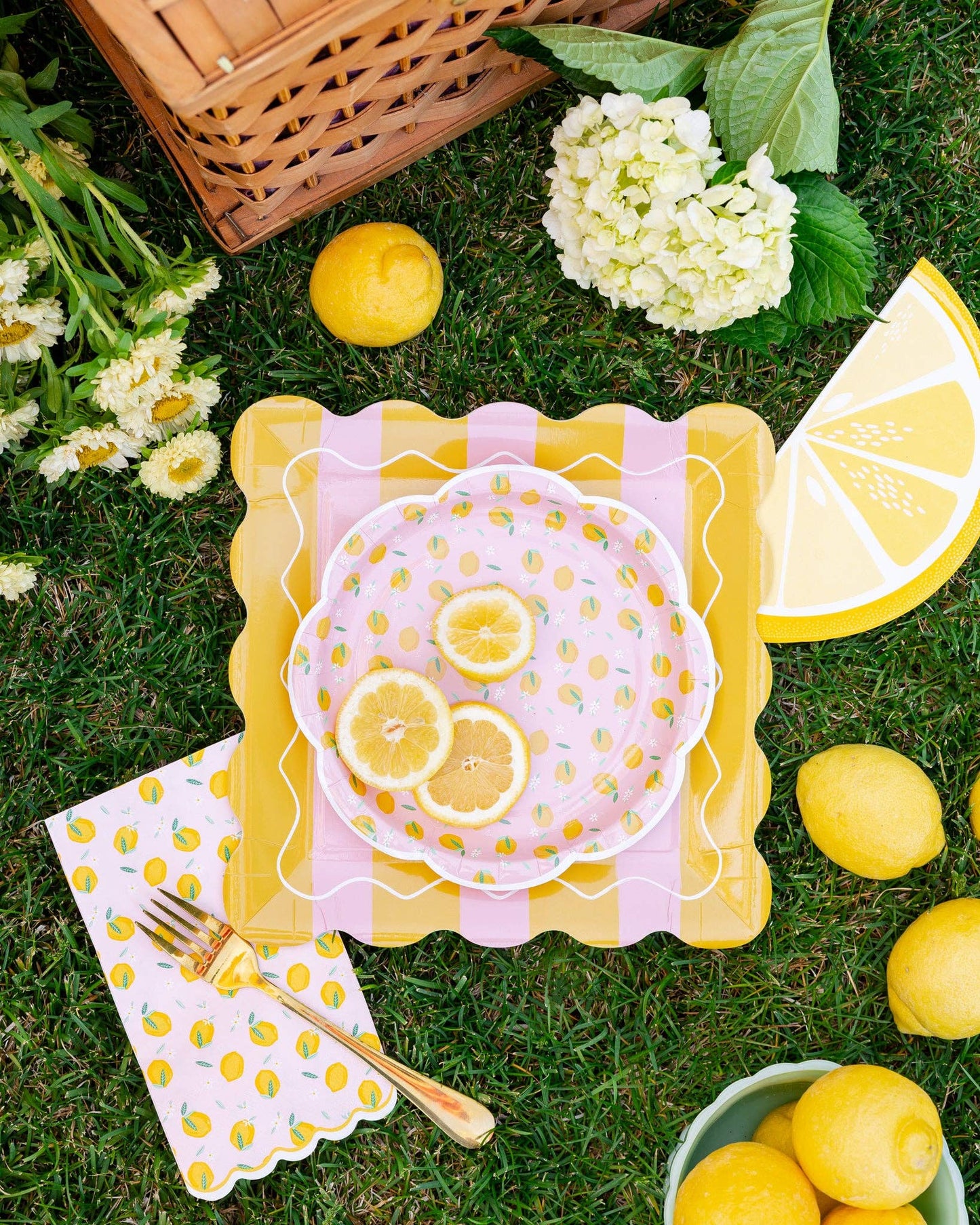 LEM1138 - Lemon Slice Dinner Napkin - Winterberries