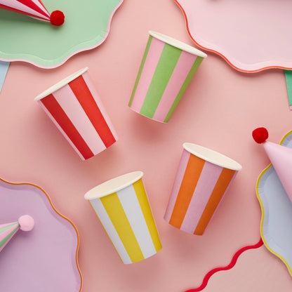 Bright Banquet Striped Paper Cups - Pack of 8 - Winterberries