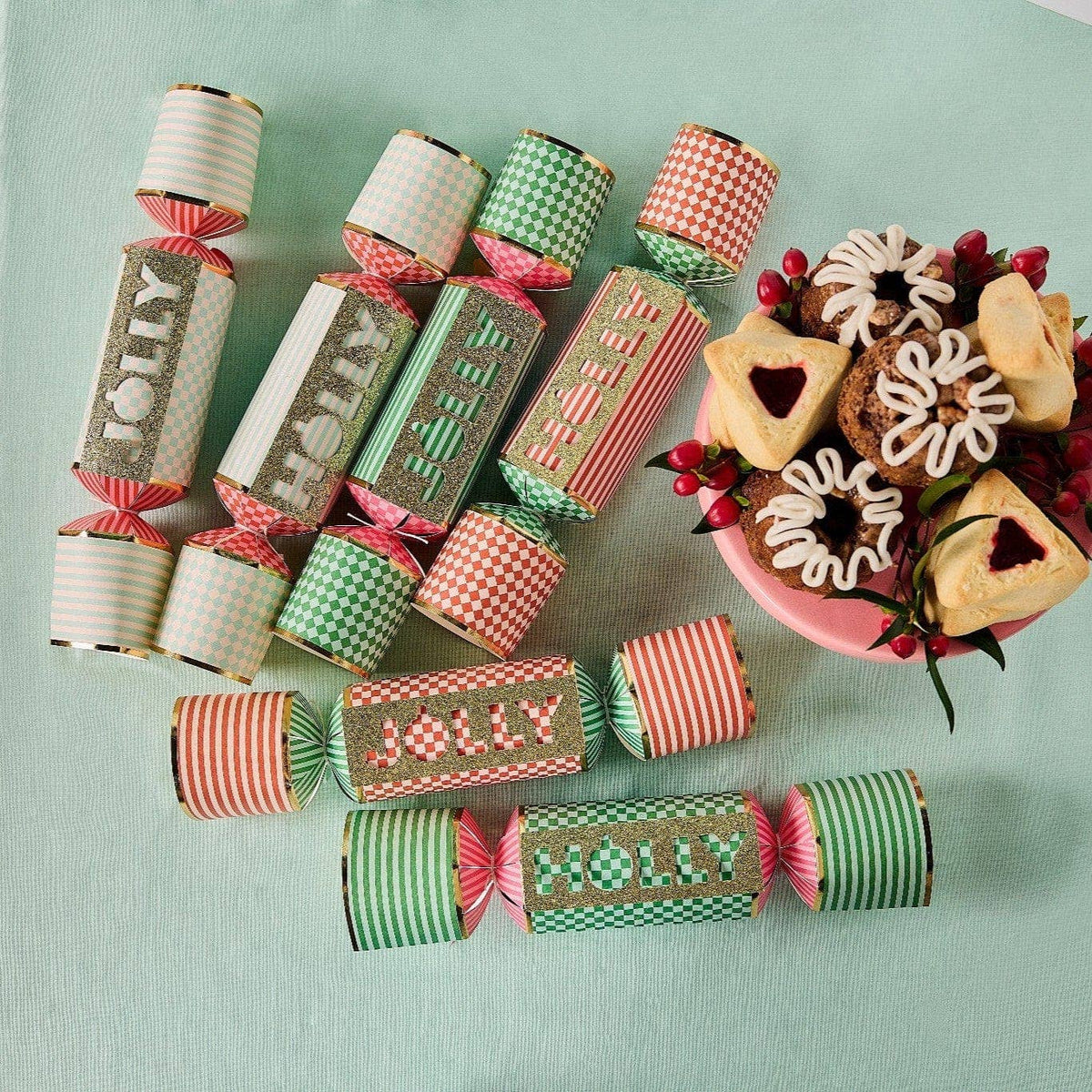 HOLLY JOLLY CHRISTMAS CRACKERS (SET OF 6)