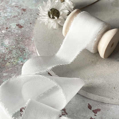 25mm Silk Ribbon in White - Winterberries