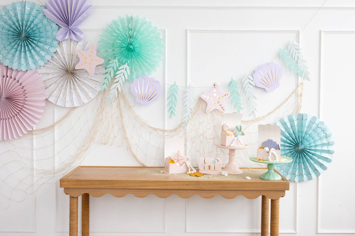 SEA1004 - Under the Sea Jumbo Banner - Winterberries