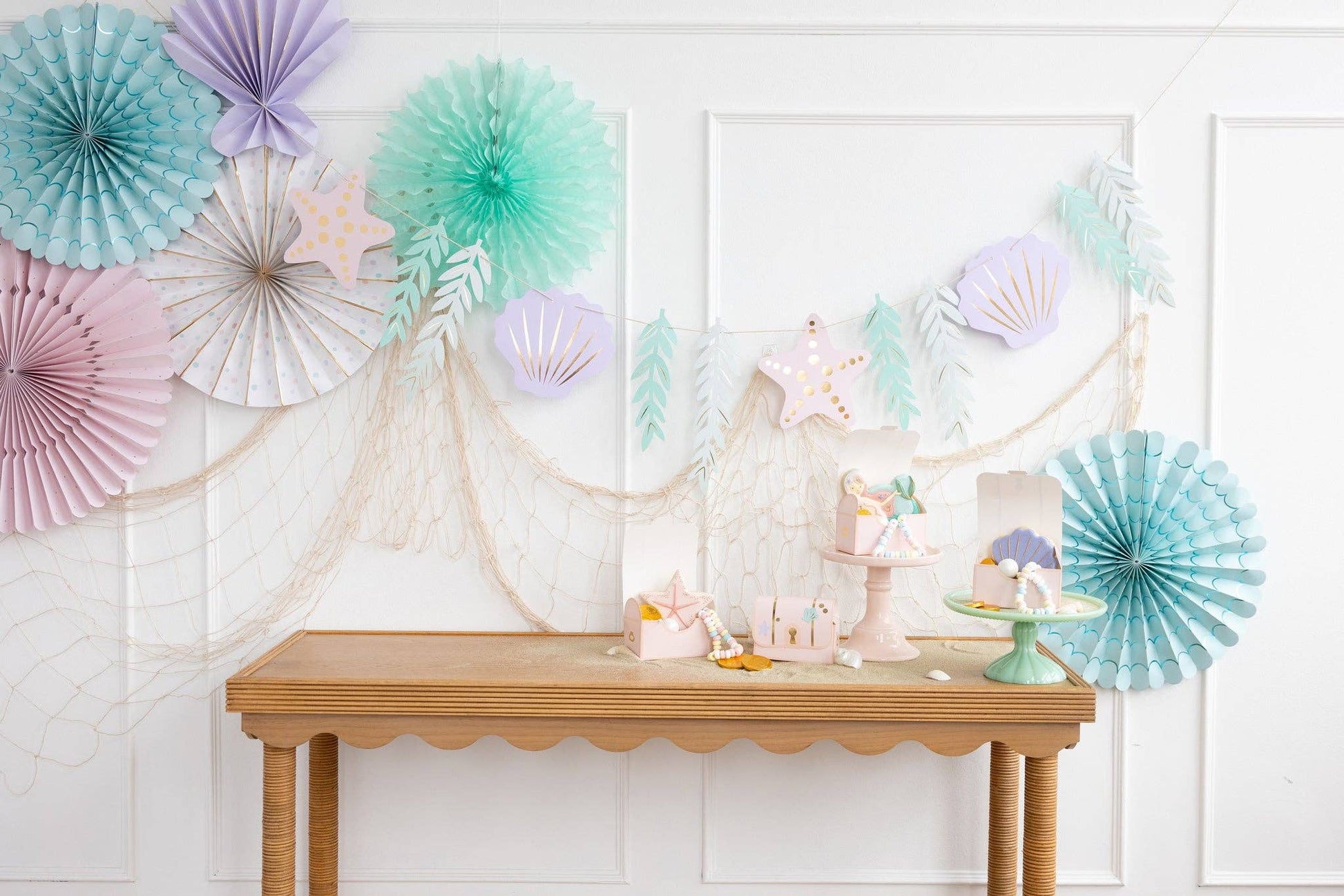 SEA1004 - Under the Sea Jumbo Banner - Winterberries