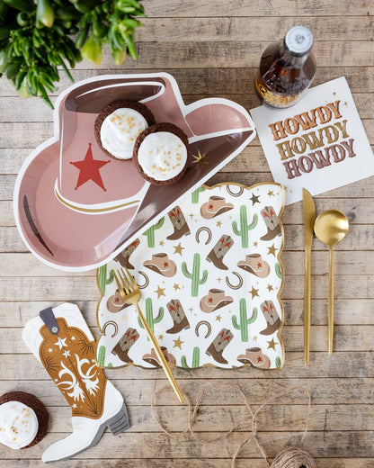 x8 COWBOY SCATTERED ICONS PAPER PLATES - Winterberries